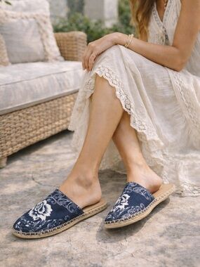 Johnny Was Olivia Printed Espadrille Mules Navy Floral Slip-On Shoes Size 7.5
